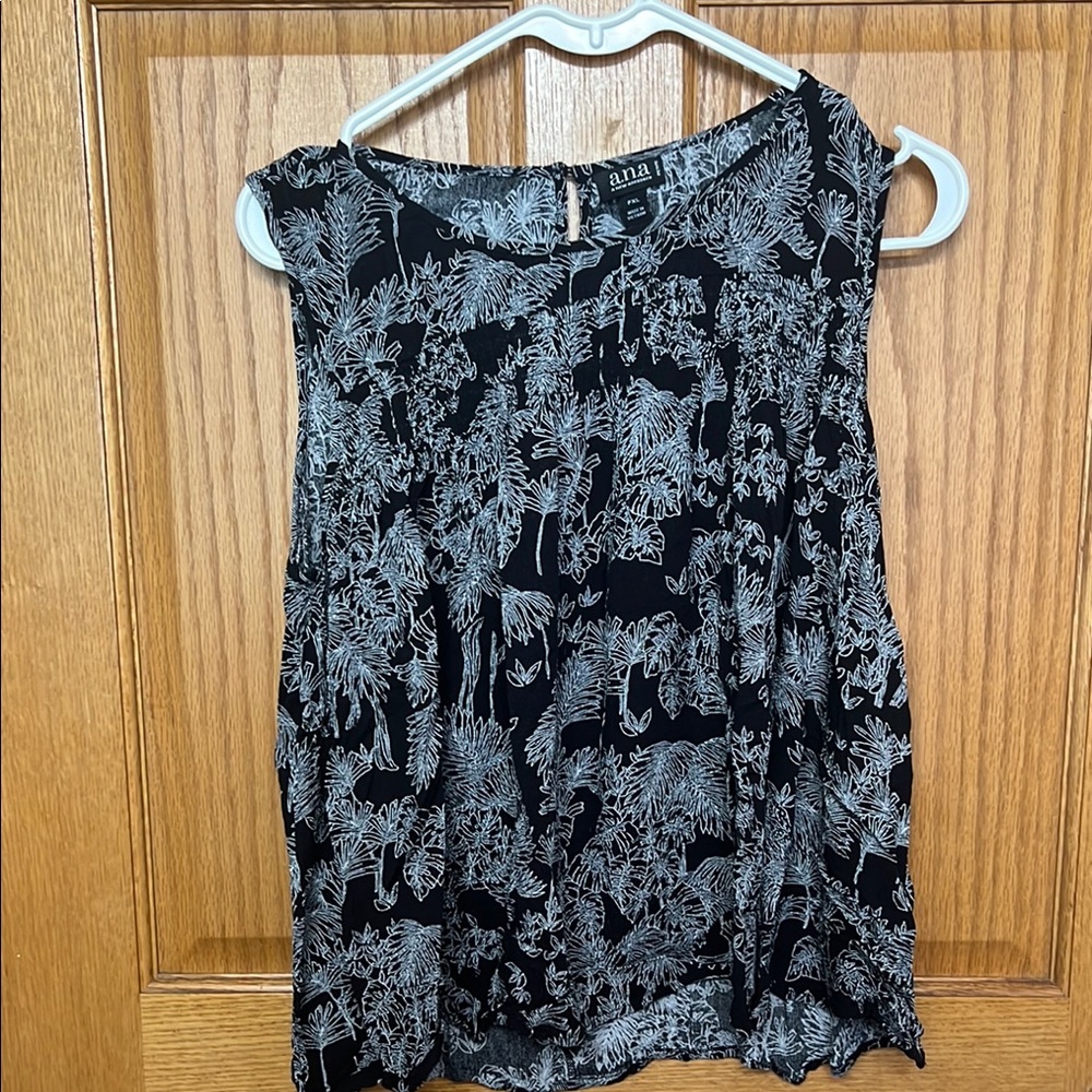 a.n.a Black and Gray Sleeveless Blouse with Rounded Neckline